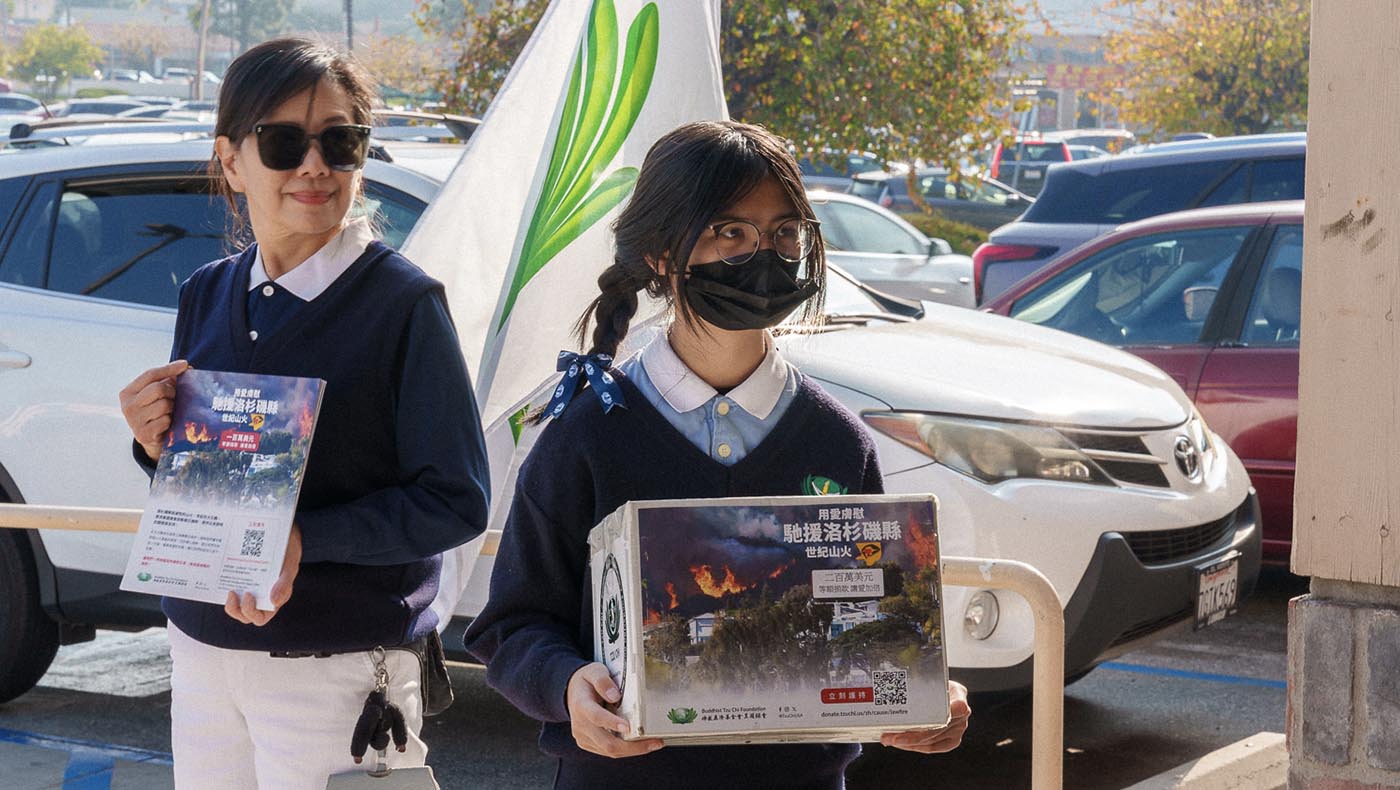 TzuChi-LA Wildfires Setting Up Distribution in West LA_0015_20250119_LA_WildFires_Jaime-Puerta_ForWeb-40