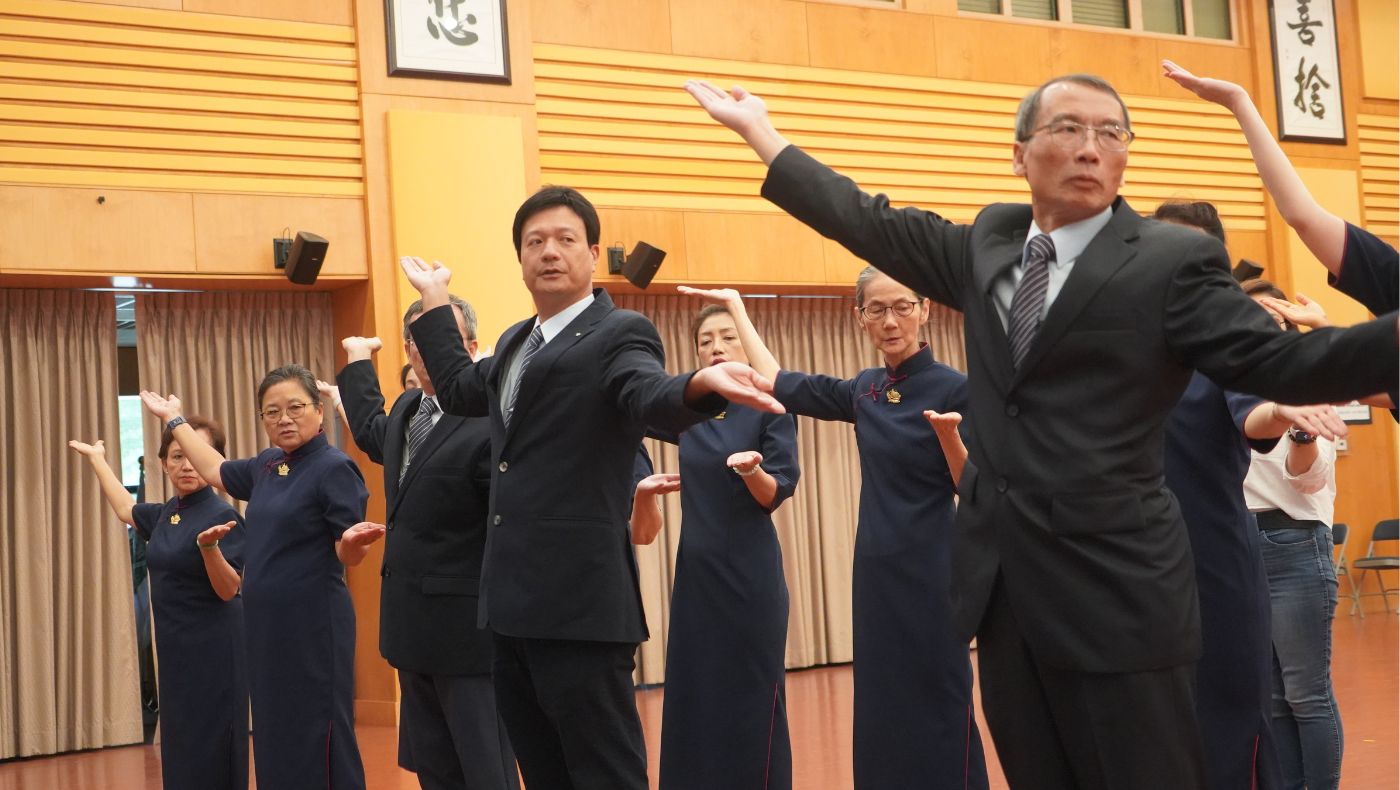 以梵唄的音聲及誠摯的心，讚仰佛法僧，恭賀佛誕日。攝影／葉晉宏