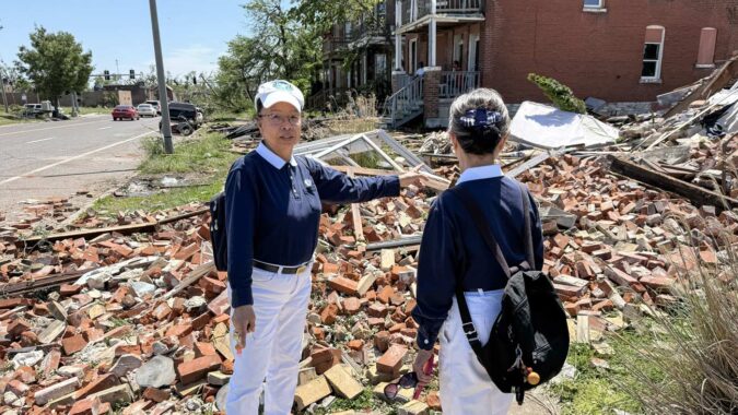 Tzu Chi brinda consuelo y ayuda tras paso de tornado