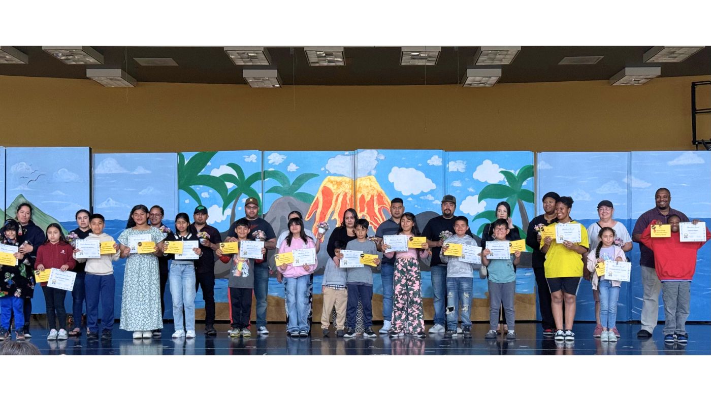 Costaño School of the Arts, located in East Palo Alto in California’s Ravenswood City School District, holds its first Excellent Attendance Awards ceremony. Photos/Todd Yao