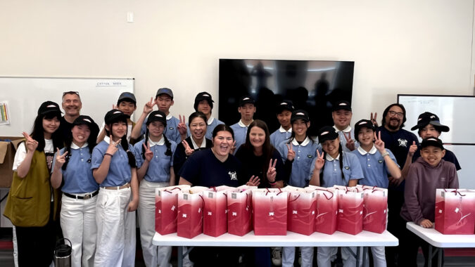 Tzu Chi Youth Bring Care Packages to Volunteer Firefighters in Oregon