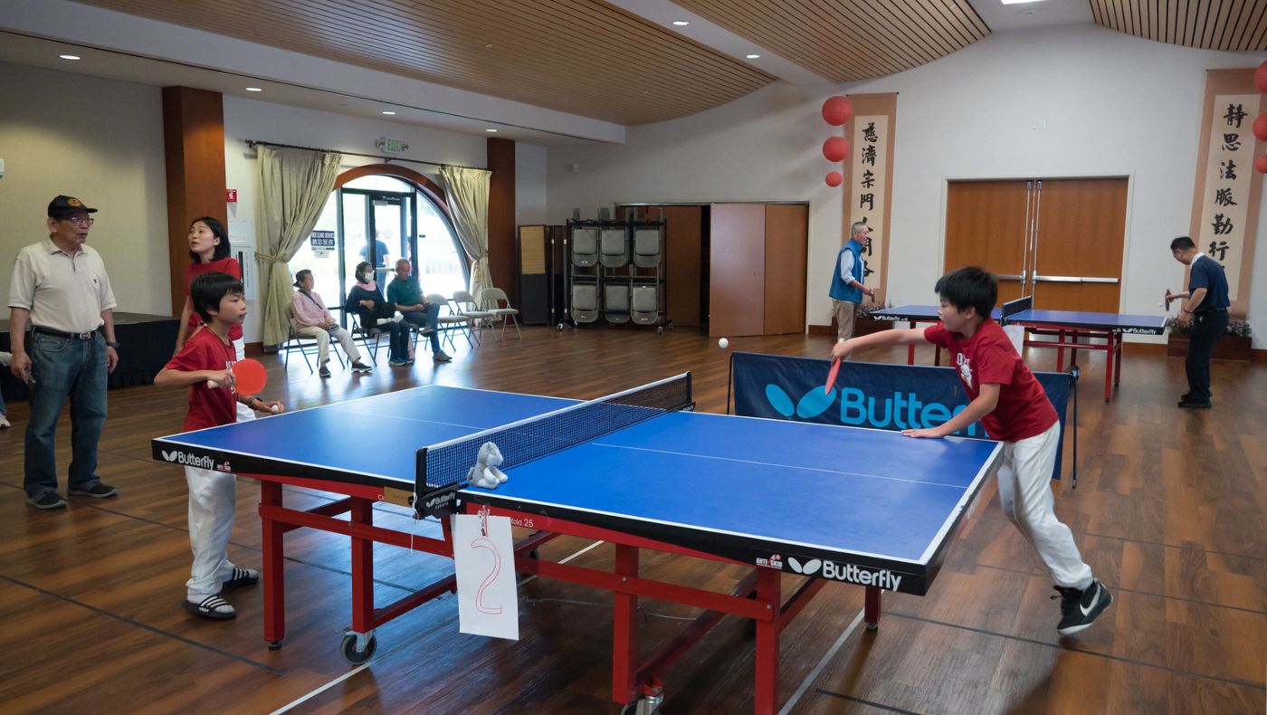 El amistoso torneo de tenis de mesa del evento generó mucha atención con inscripciones que superaron las expectativas. Foto/Wen Chu