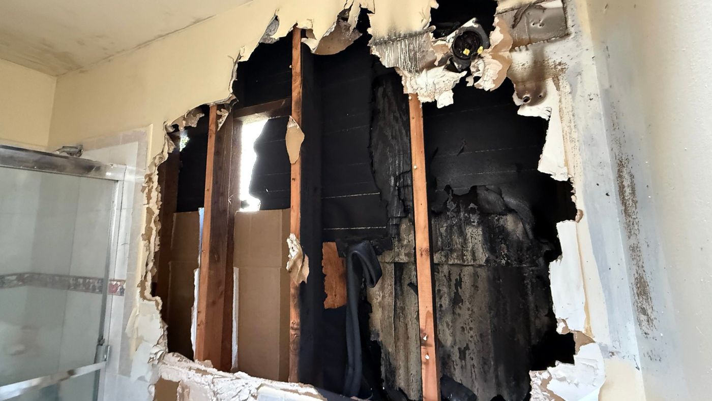 El interior del apartamento quedó completamente destruido. Foto/Lulu Yin