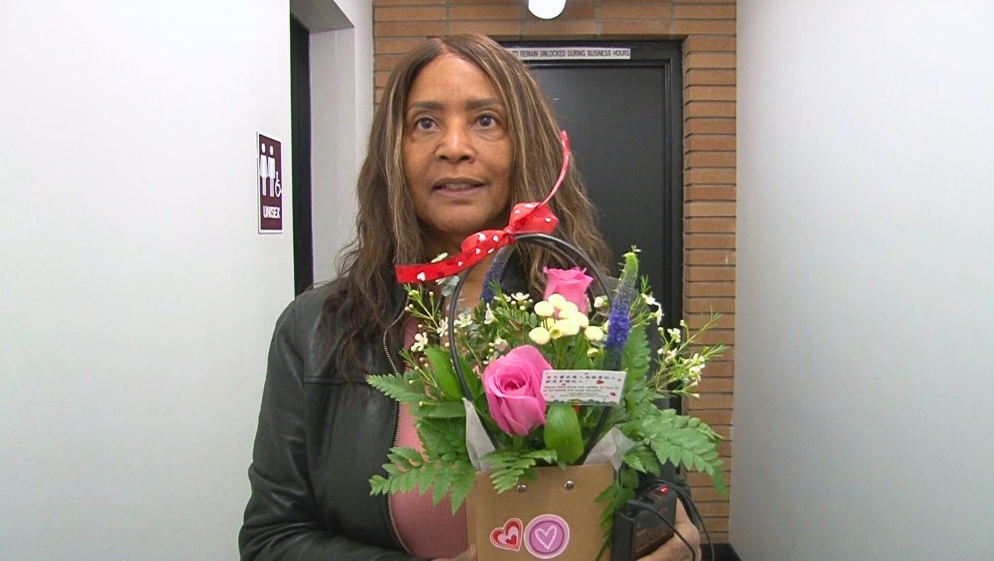 Nancy Freud is happy to give love and share her floral arrangements filled with love. Photography by Chen Xiuwen.