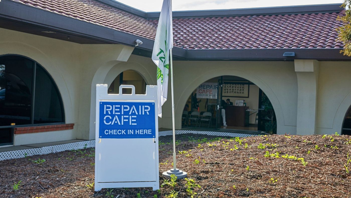 Tzu Chi's Northern California "Repair Station" has partnered with the global environmental action organization "Repair Cafe" for the first time, opening its first location in the San Jose campus. Photo by Chiang Kuo-an.