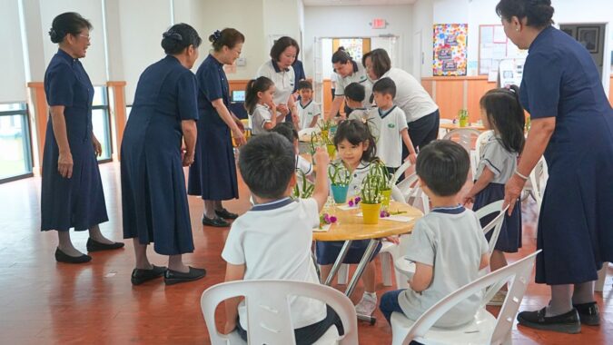 休斯顿慈幼茶花道融入教育　文化与礼仪并进