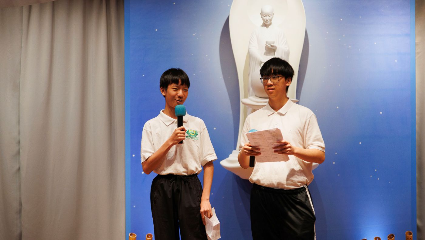 誠正班則由二位同學上台做訪談活動《如果我是媽媽》。攝影／鐘博盈