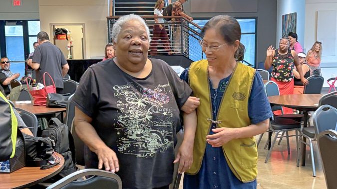 生日有愛不孤單 慈濟熱食溫暖盲友心