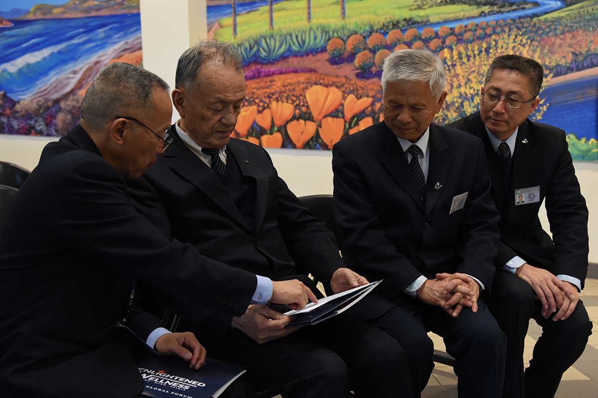 (Left to right) 葛濟捨執行長, 林俊龍執行長, 謝明晉執行長, and Brother Freeman Su (CEO of Northeast Region) discuss the program for the TIMA Forum. | Image by: Dennis Lee 李侑達