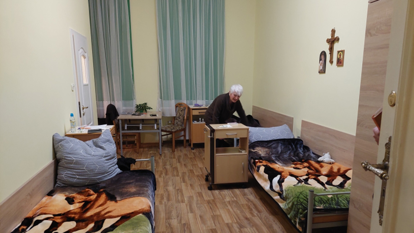 The Sisters of St. Elizabeth give up their own living spaces for refugees to stay, even buying food from their own pockets. Photo/Tzu Chi Poland