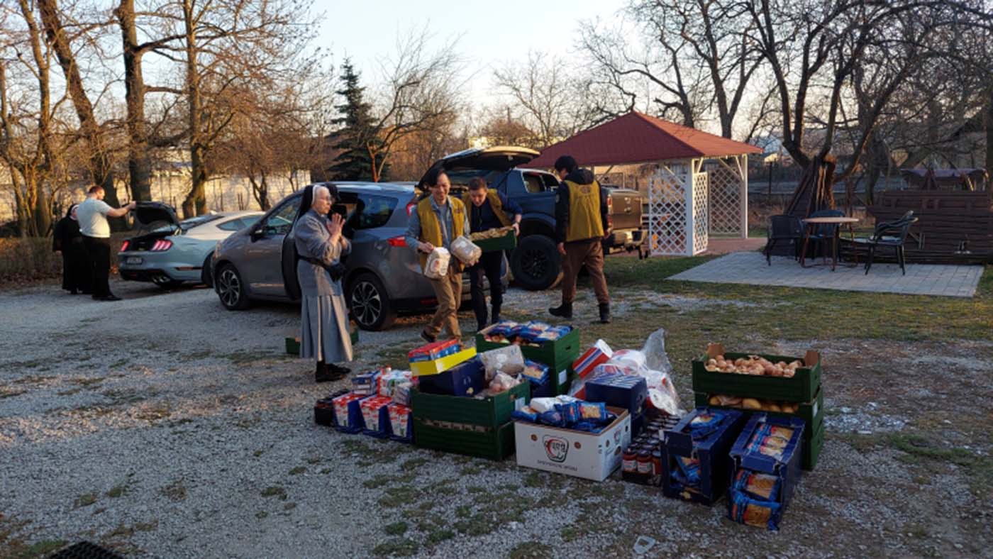 Supplies arrive at the Hope House of the St. Elizabeth Convent Church in Poznań, Poland. Photo/Tzu Chi Poland