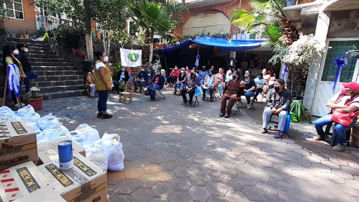 Del 15 al 16 de mayo, voluntarios de la comunidad vinieron a San Mateo para distribuir suministros a las familias sin recursos. Foto/Tzu Chi México