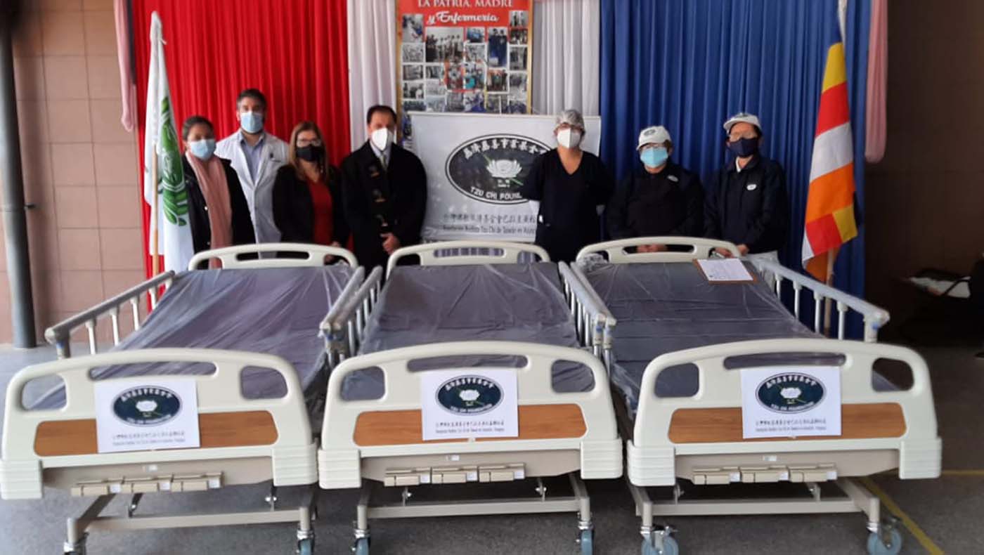 6/2021 – Asunción. Entrega de camas a Lambaré y San Pablo. Se donaron un total de 33 camas a 7 hospitales del Departamento Central. Foto/Marta Delgado