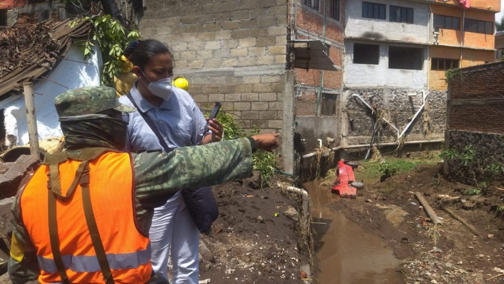 水災後，墨西哥本土志工自發到尚未清理的災區勘災，以確認災情。圖片來源／慈濟基金會