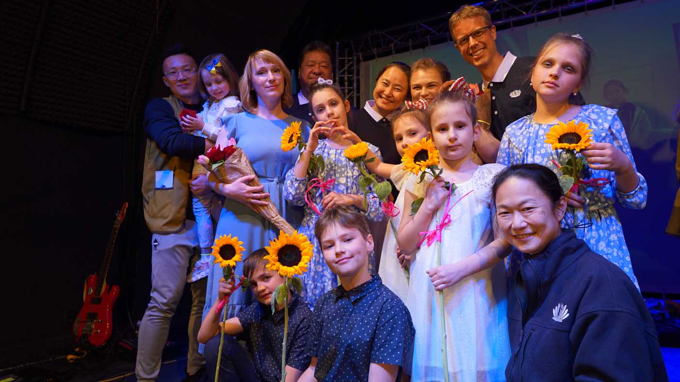 El concierto reunió a ucranianos, polacos y voluntarios de otros países. Todos disfrutaron de este momento de solidaridad. Foto/Wanyin Chong