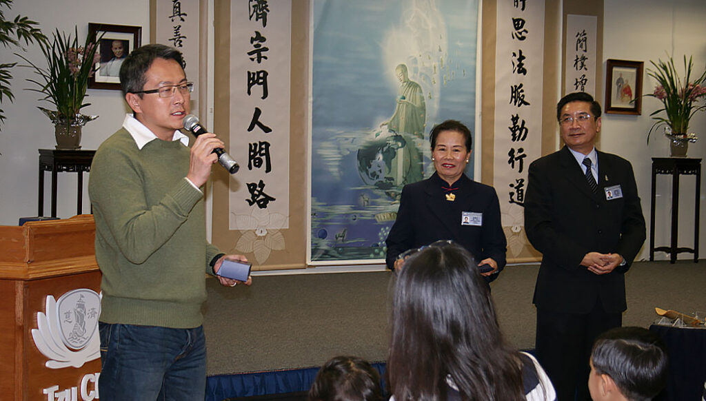 Tzu Chi volunteer dentist sharing his story