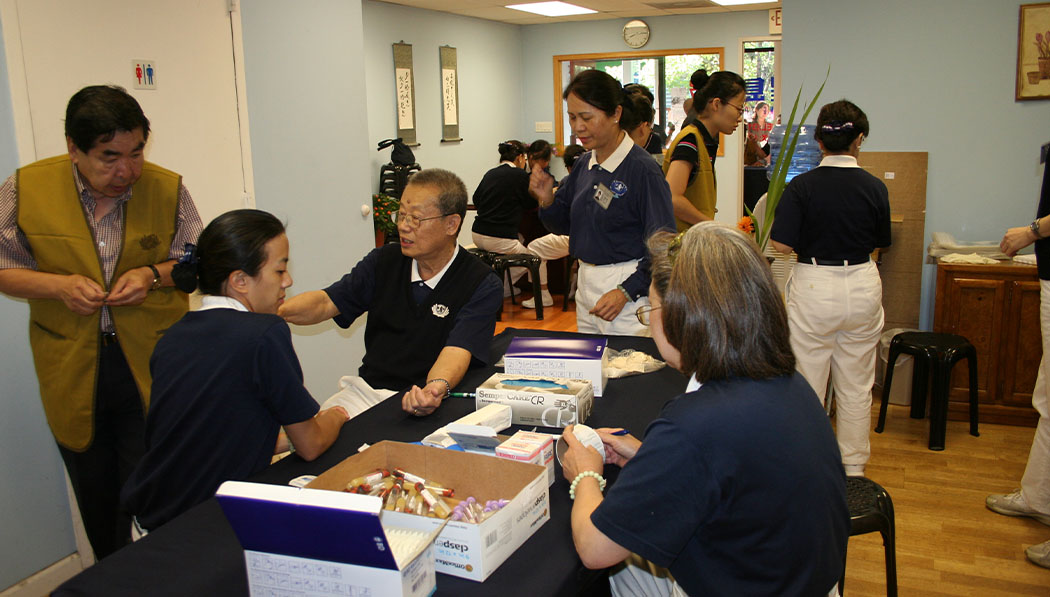 On September 5, 2011, Tzu Chi volunteers hold a blood test free clinic at the Midwest Region’s Chicago Chinatown Service Center