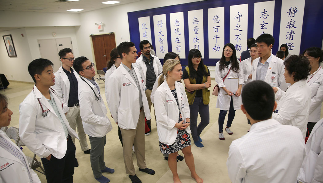 Robert Wood Johnson Medical School students join Dr. Karen Lin at Tzu Chi USA’s Mid-Atlantic Region Office to participate in a free community clinic event