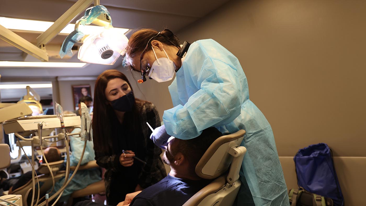 Tzu Chi USA’s Dental Mobile Clinic and FEMA provide dental care services to Afghan refugees in Southern California in 2022