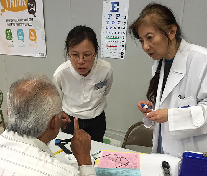 Chiung-Huei Liu assists doctors and undertake Spanish translation