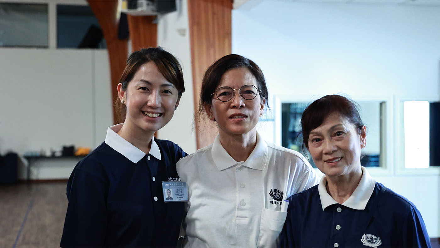 Susan Huang (right) with two other volunteers
