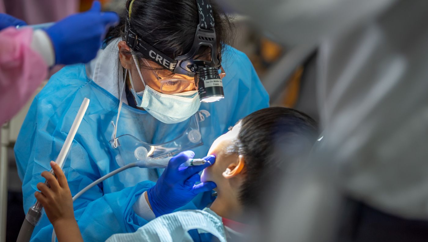 In May 2021, New York medical volunteers first restarted a small-scale free ophthalmology clinic on a trial basis, and then launched a general free clinic in Long Island (Long Island, NY) on August 8, including Chinese and Western medicine, ophthalmology, dental diagnosis and treatment, and blood donation.
