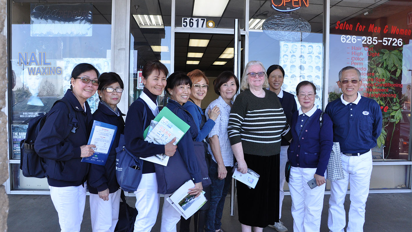 Tzu Chi volunteers visit small businesses to raise awareness on disease prevention, forming new relationships with the community in the process.