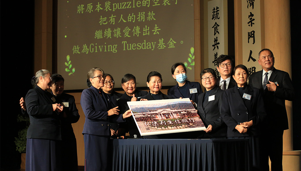 營隊中，總會志工分享「千萬個心念，愛心拼圖」項目，鼓勵學員一同護持，讓愛心倍增。攝影／黃友彬