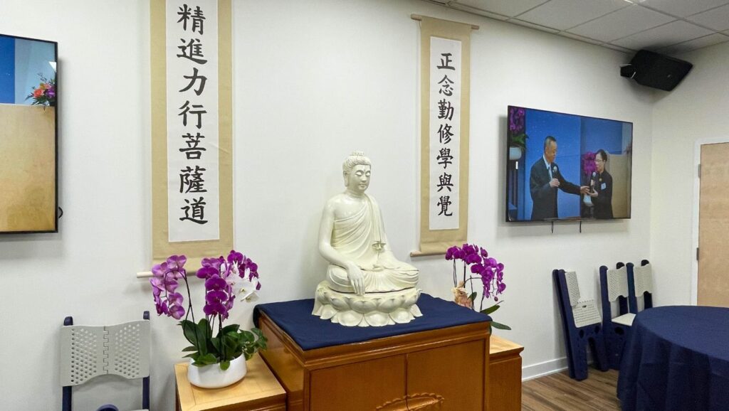 A small prayer hall is located in the rear of the first floor. Photo/Jennifer Chien