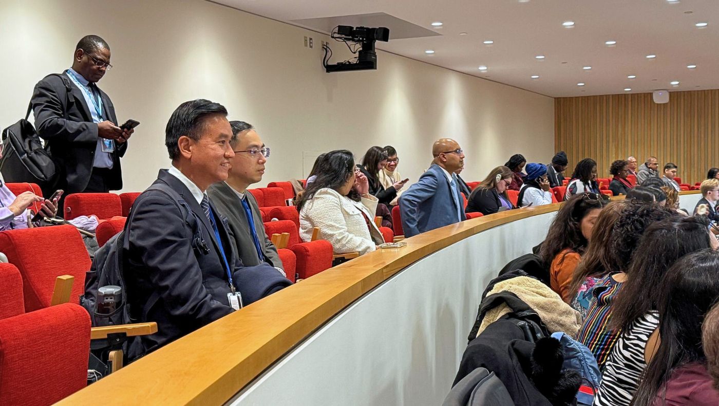 The Tzu Chi team shares and listens attentively to stories of resilience, empowerment, and compassion. Photo/Tiffany Tu