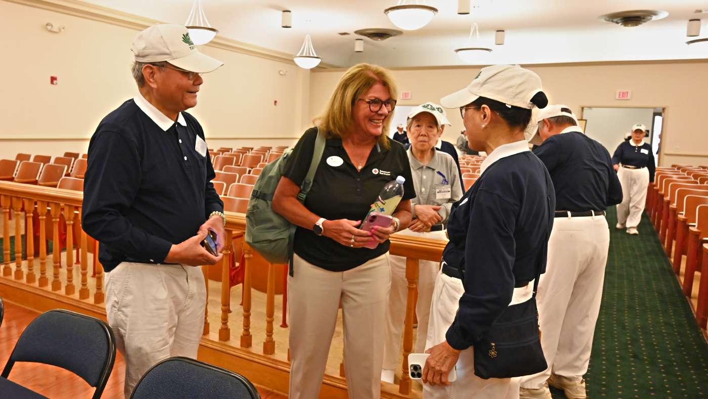 American Red Cross Bluegrass Chapter Executive Director Lynne Washbish arrives at Tzu Chi’s tornado relief distribution on June 7, 2025. Photo/Tony Cheng