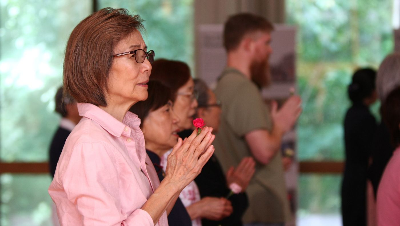 Though the Buddha Day Ceremony’s atmosphere is quiet at Tzu Chi USA’s Greater Washington D.C. Region, the gathering carries a profound sense of togetherness. Photo/Benny Cheng