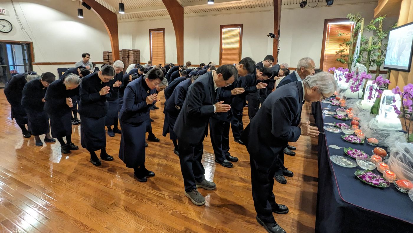 In total, 49 participants attend Tzu Chi’s triple celebration in Dallas, Texas. Photo/Julie Sun
